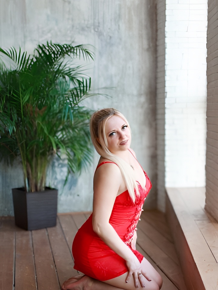 Екатерина привлекательная девушка из Тольятти цена от 3000 руб