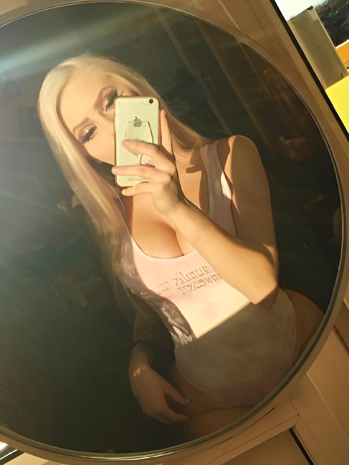 Роксана привлекательная девушка из Тольятти цена от 10000 руб