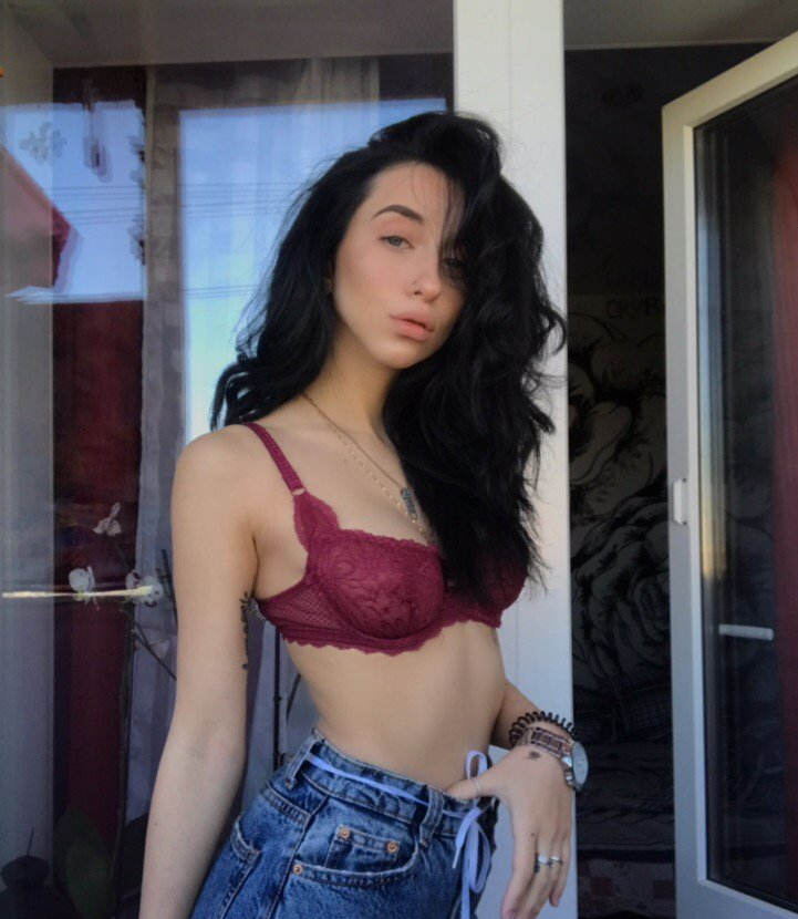 Надюша привлекательная девушка из Тольятти цена от 3000 руб