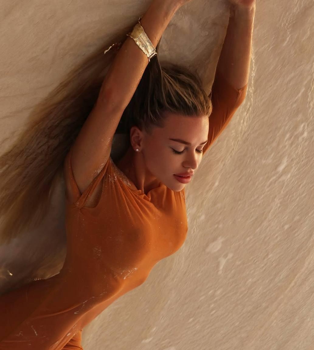 Настена привлекательная девушка из Тольятти цена от 6000 руб